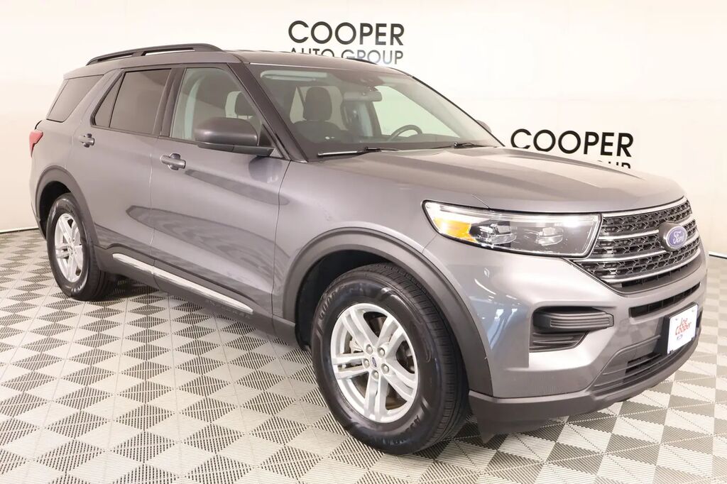 2022 Ford Explorer XLT — photo 1 of 26