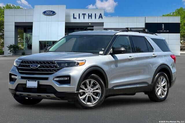 2022 Ford Explorer XLT — photo 1 of 12