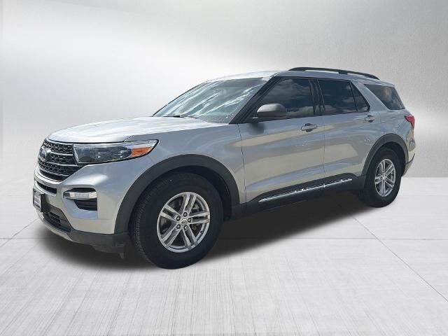 2022 Ford Explorer XLT — photo 1 of 26