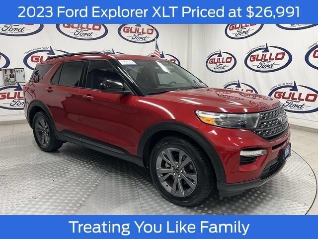 2023 Ford Explorer XLT — photo 1 of 26