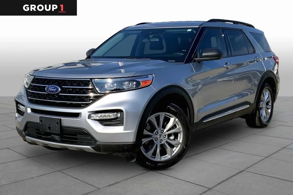2023 Ford Explorer XLT — photo 1 of 13