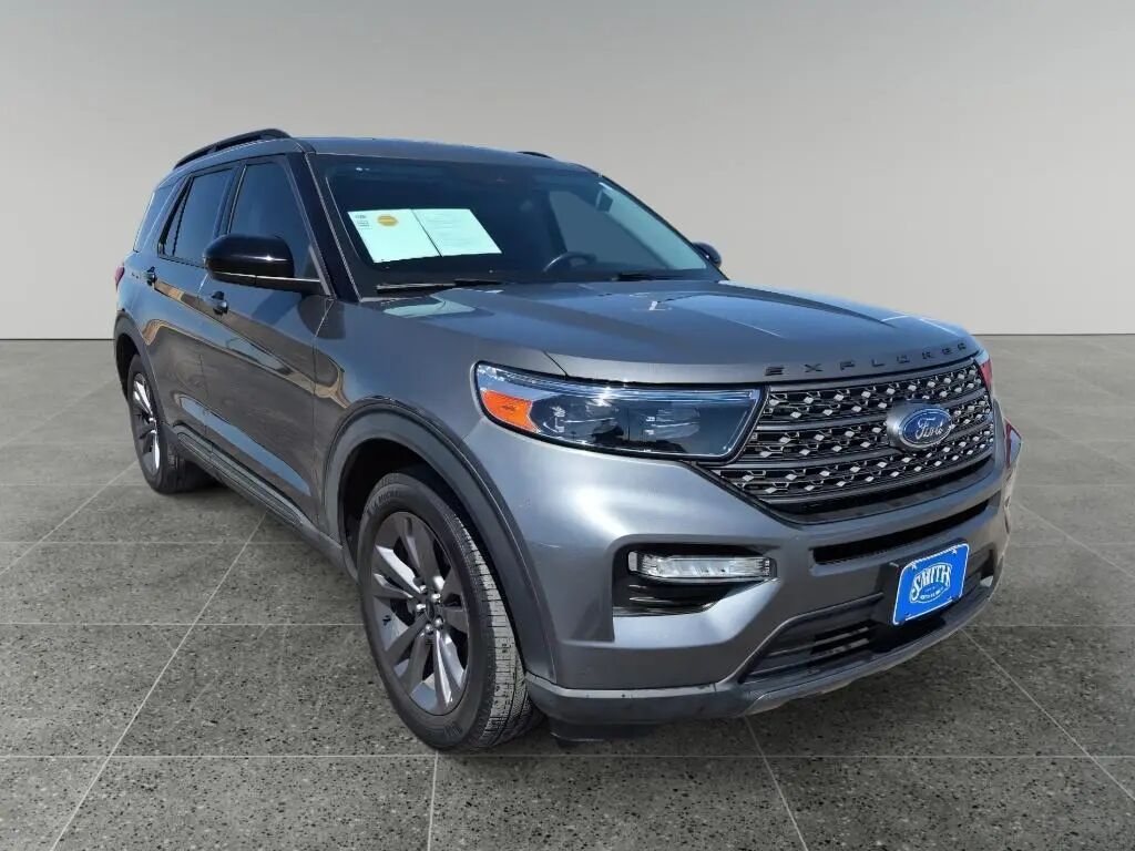 2023 Ford Explorer XLT — photo 1 of 16