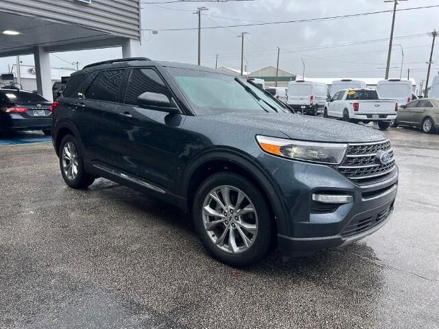2024 Ford Explorer XLT — photo 1 of 9