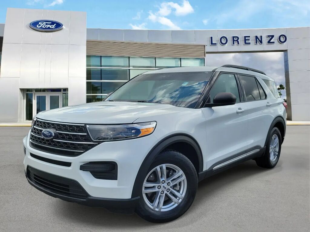 2024 Ford Explorer XLT — photo 1 of 13