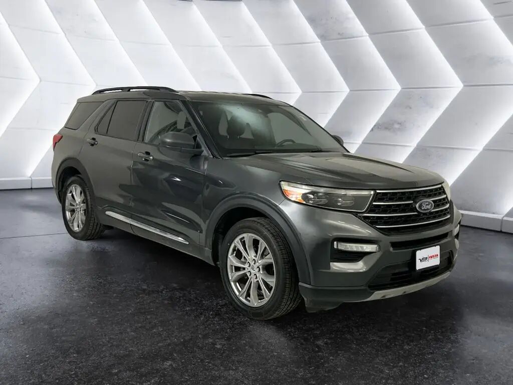 2020 Ford Explorer XLT — photo 1 of 37