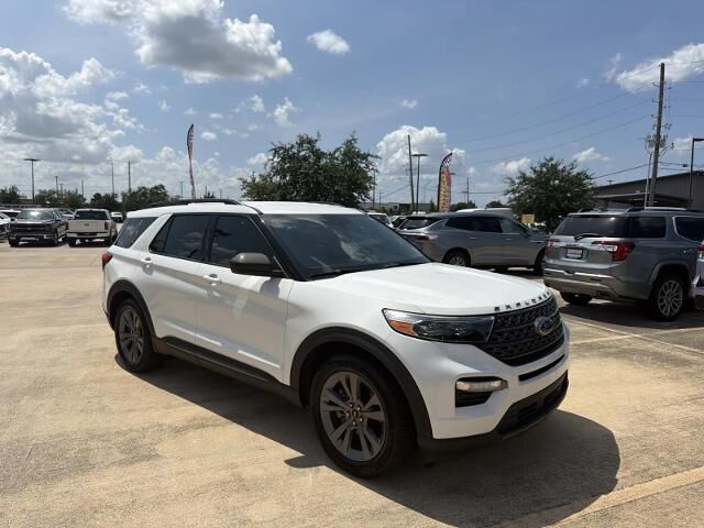 2021 Ford Explorer XLT — photo 1 of 20
