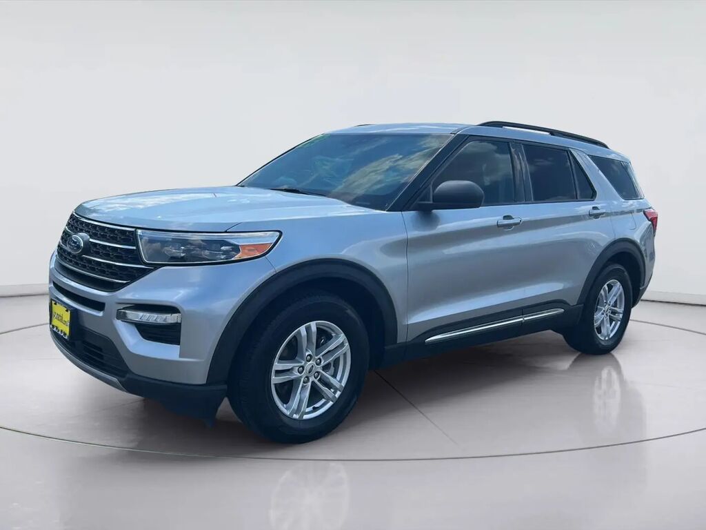 2023 Ford Explorer XLT — photo 1 of 13