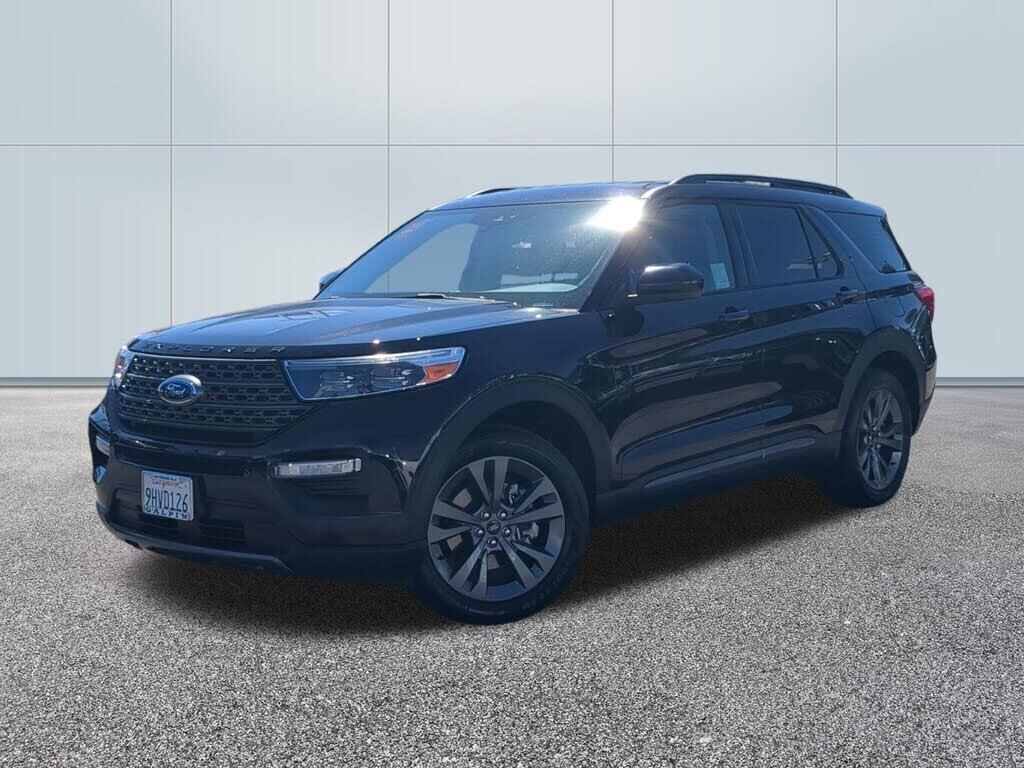 2023 Ford Explorer XLT — photo 1 of 1