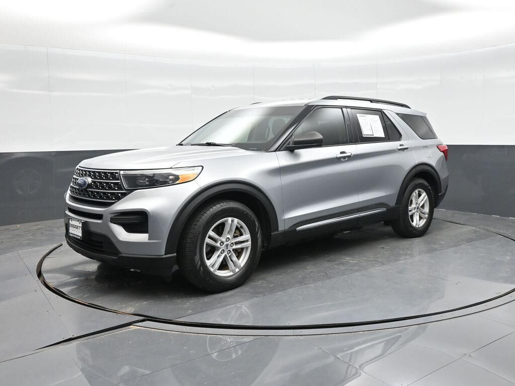 2021 Ford Explorer XLT — photo 1 of 2