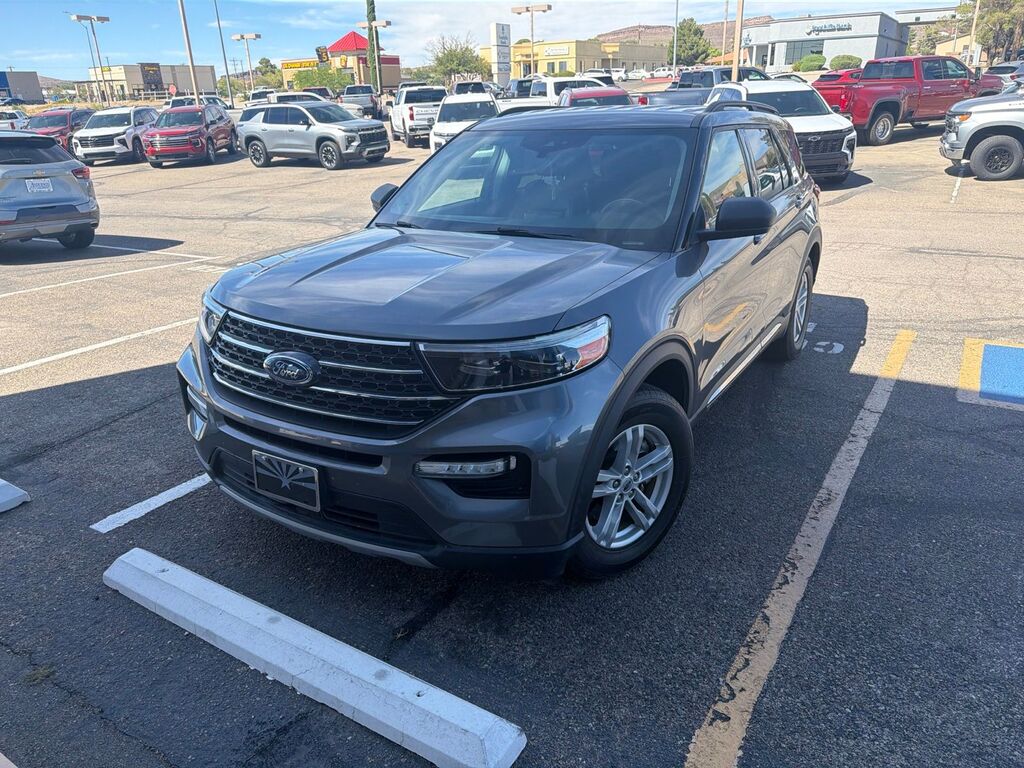 2021 Ford Explorer XLT — photo 1 of 4