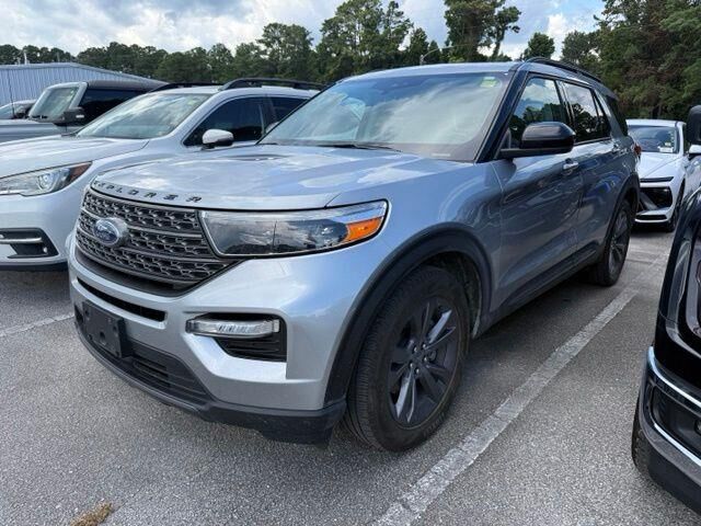 2023 Ford Explorer XLT — photo 1 of 7
