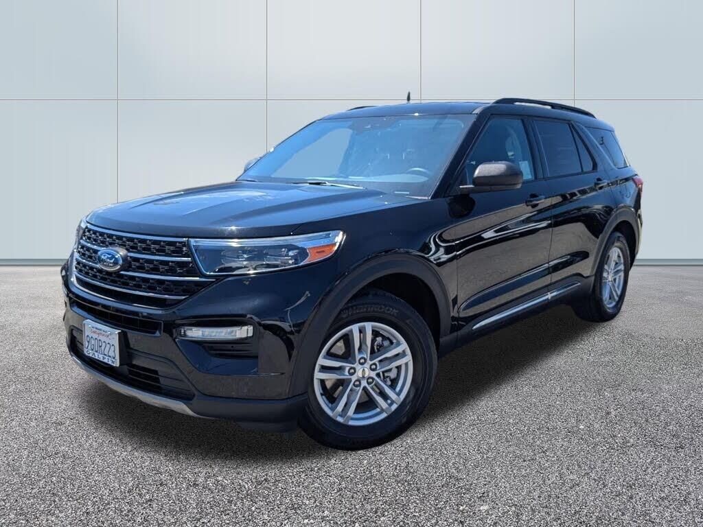 2023 Ford Explorer XLT — photo 1 of 1
