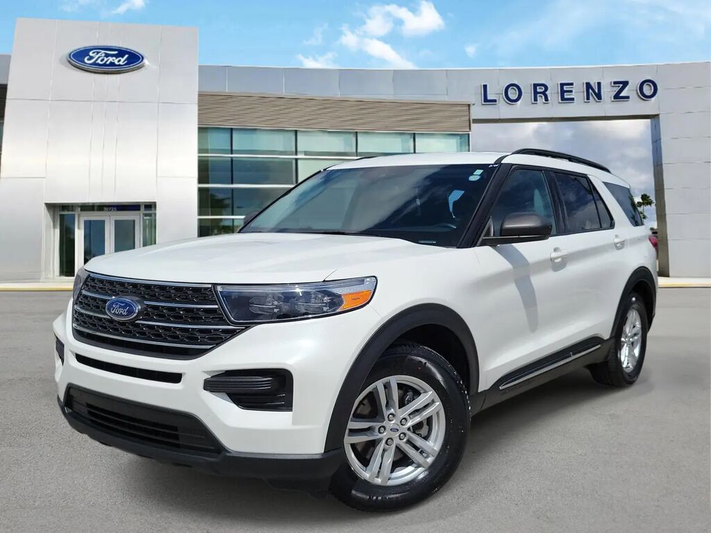 2023 Ford Explorer XLT — photo 1 of 13