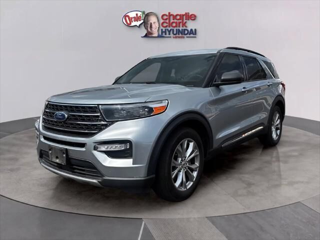 2023 Ford Explorer XLT — photo 1 of 13