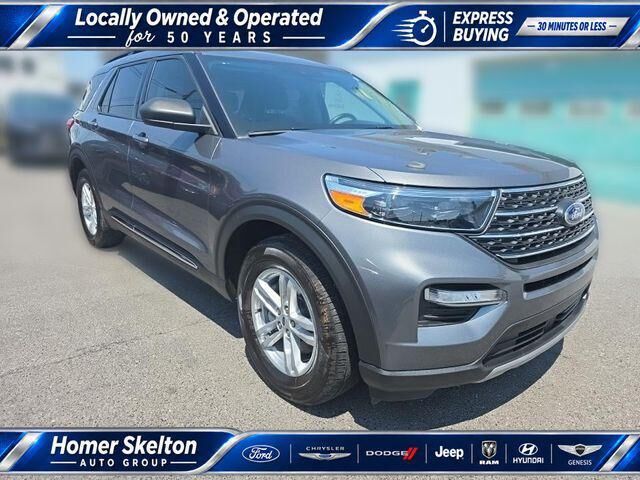 2023 Ford Explorer XLT — photo 1 of 6