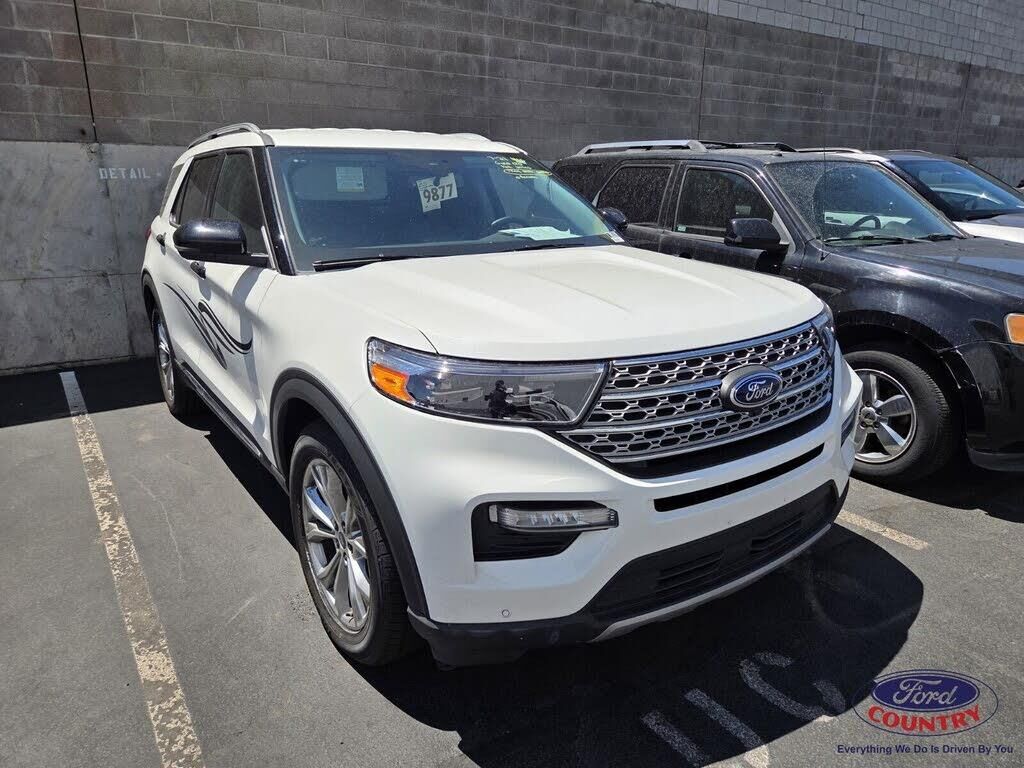 2023 Ford Explorer Limited — photo 1 of 2