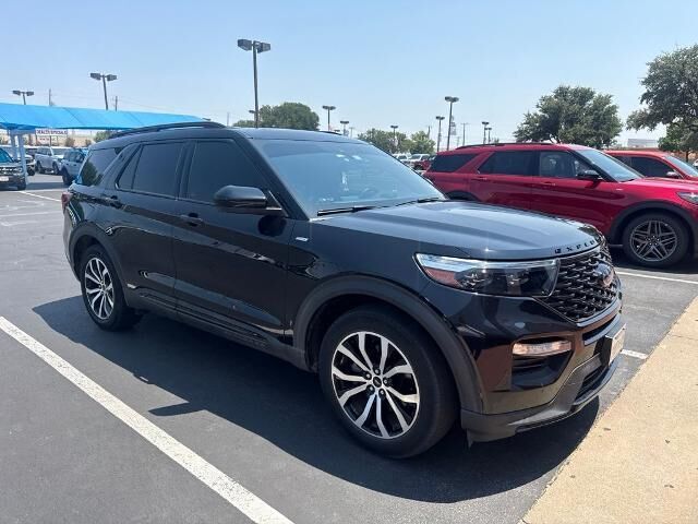 2022 Ford Explorer ST-Line — photo 1 of 22