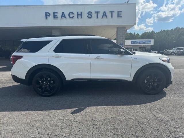2024 Ford Explorer ST-Line