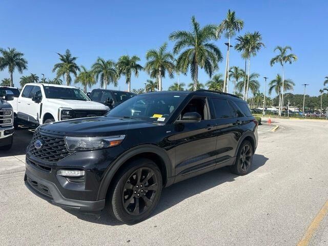 2023 Ford Explorer ST-Line — photo 1 of 39