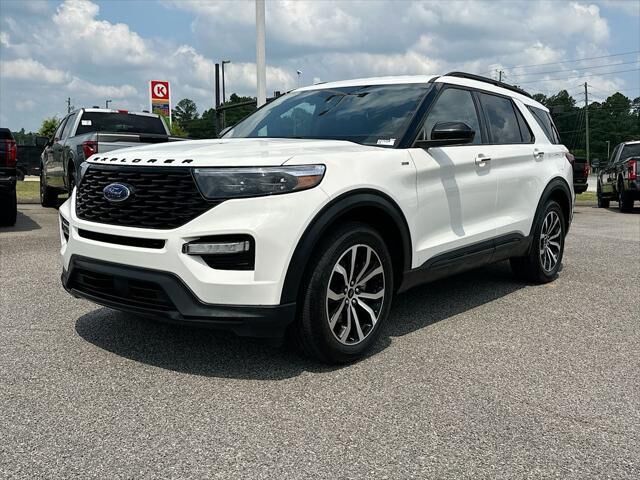 2023 Ford Explorer ST-Line — photo 1 of 13