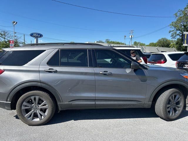 2021 Ford Explorer XLT — photo 1 of 26