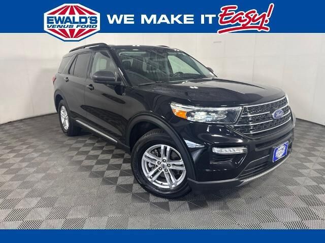 2022 Ford Explorer XLT — photo 1 of 26
