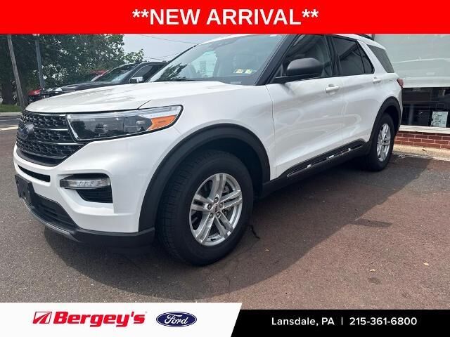 2022 Ford Explorer XLT — photo 1 of 26
