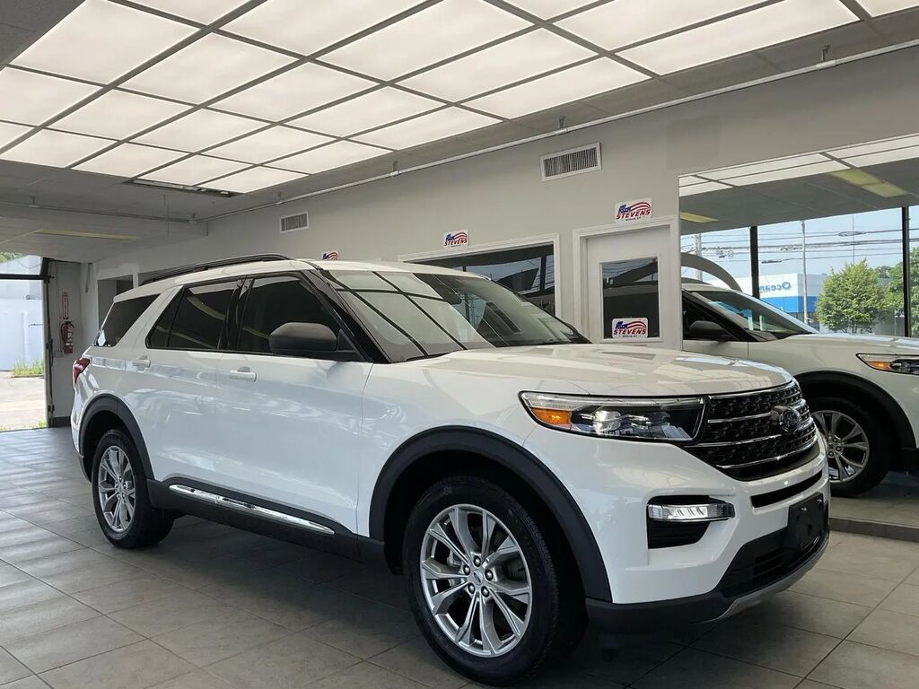 2022 Ford Explorer XLT — photo 1 of 13