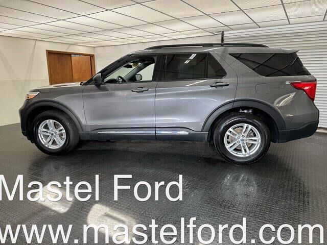 2023 Ford Explorer XLT — photo 1 of 9