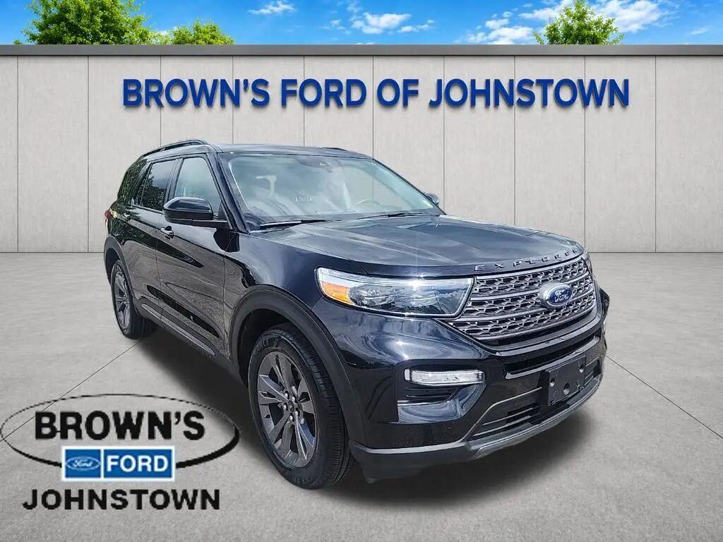 2023 Ford Explorer XLT — photo 1 of 13