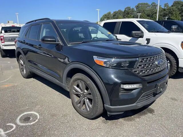 2023 Ford Explorer XLT — photo 1 of 6