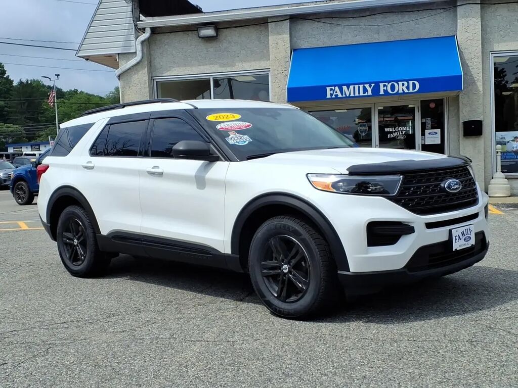 2023 Ford Explorer XLT — photo 1 of 26