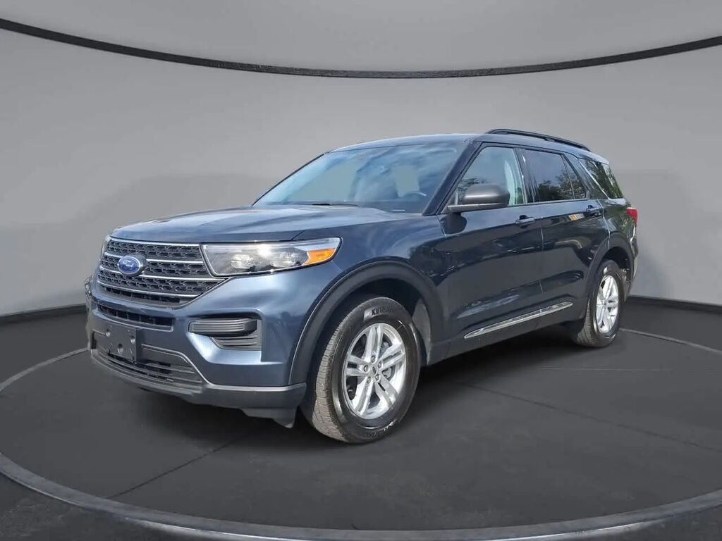 2023 Ford Explorer XLT — photo 1 of 13