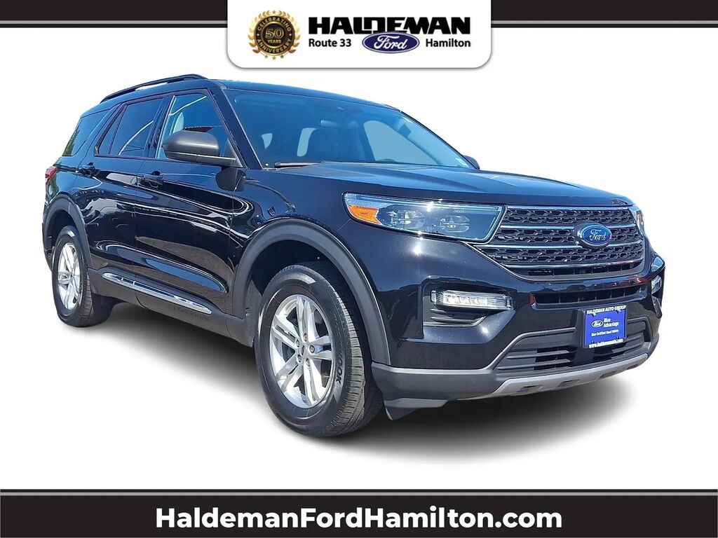 2023 Ford Explorer XLT — photo 1 of 13