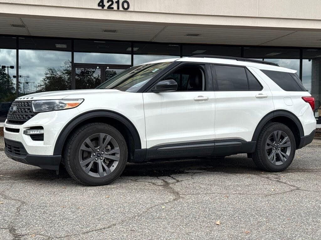 2023 Ford Explorer XLT — photo 1 of 1