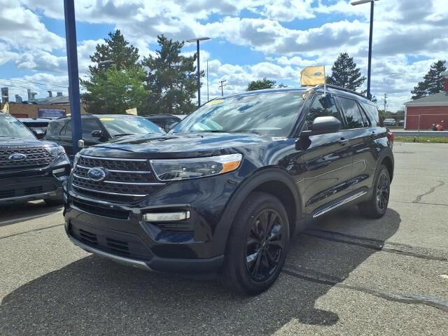 2023 Ford Explorer XLT — photo 1 of 26