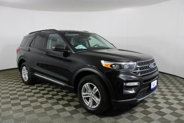 2023 Ford Explorer XLT — photo 1 of 26