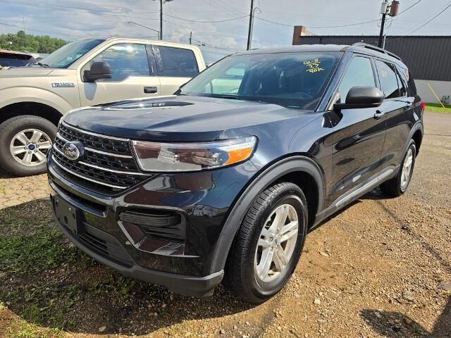 2023 Ford Explorer XLT — photo 1 of 26