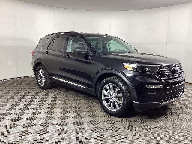 2023 Ford Explorer XLT — photo 1 of 13