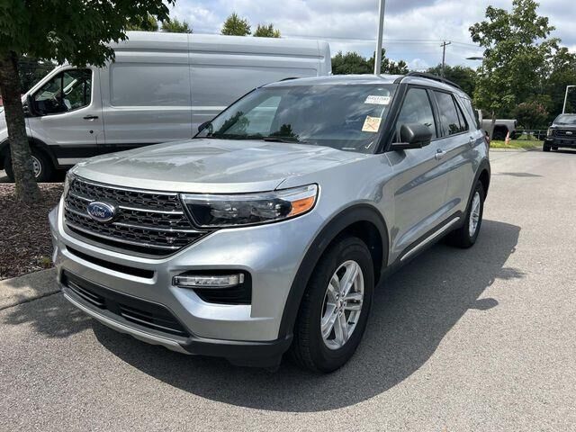 2023 Ford Explorer XLT — photo 1 of 10