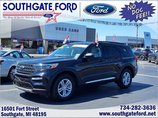 2024 Ford Explorer XLT — photo 1 of 13