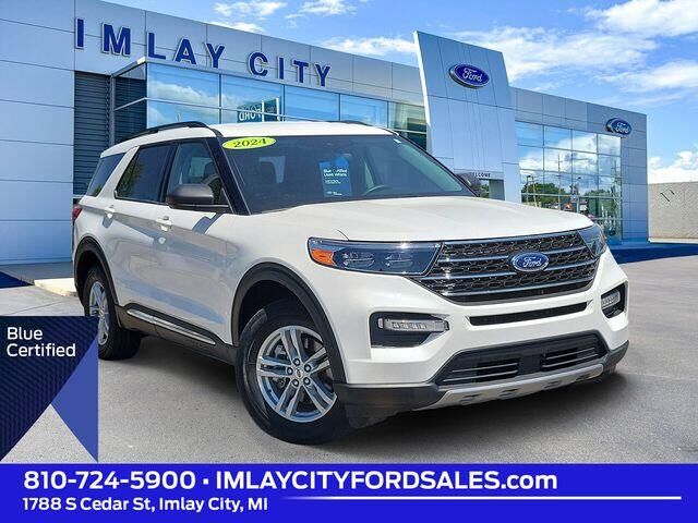 2024 Ford Explorer XLT — photo 1 of 12