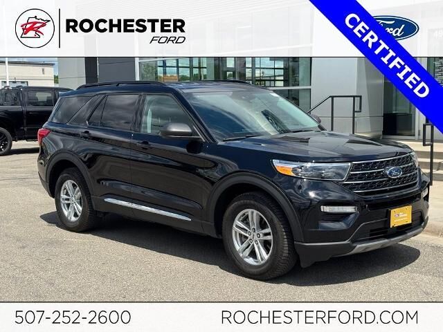 2024 Ford Explorer XLT — photo 1 of 25