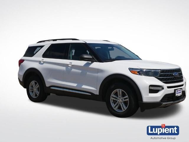 2024 Ford Explorer XLT — photo 1 of 12