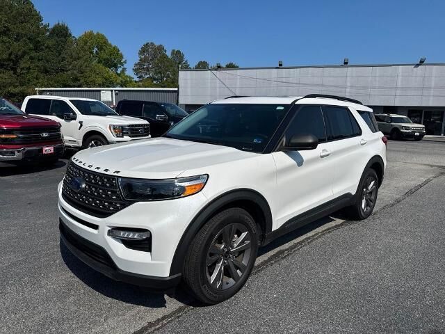 2021 Ford Explorer XLT — photo 1 of 13