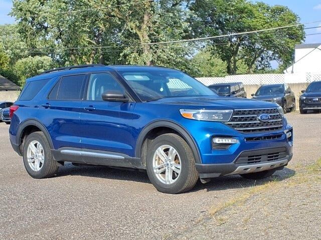 2022 Ford Explorer XLT — photo 1 of 6