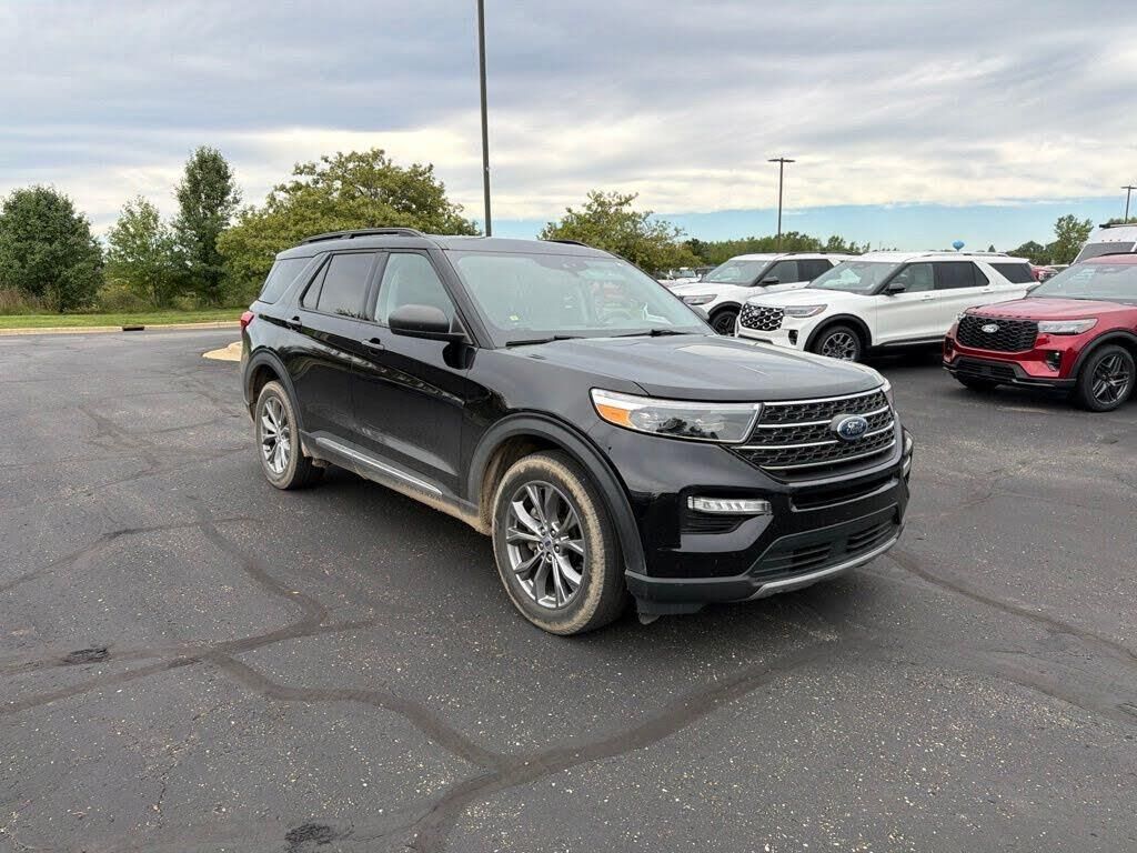 2022 Ford Explorer XLT — photo 1 of 1