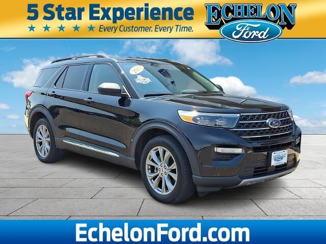 2023 Ford Explorer XLT — photo 1 of 13