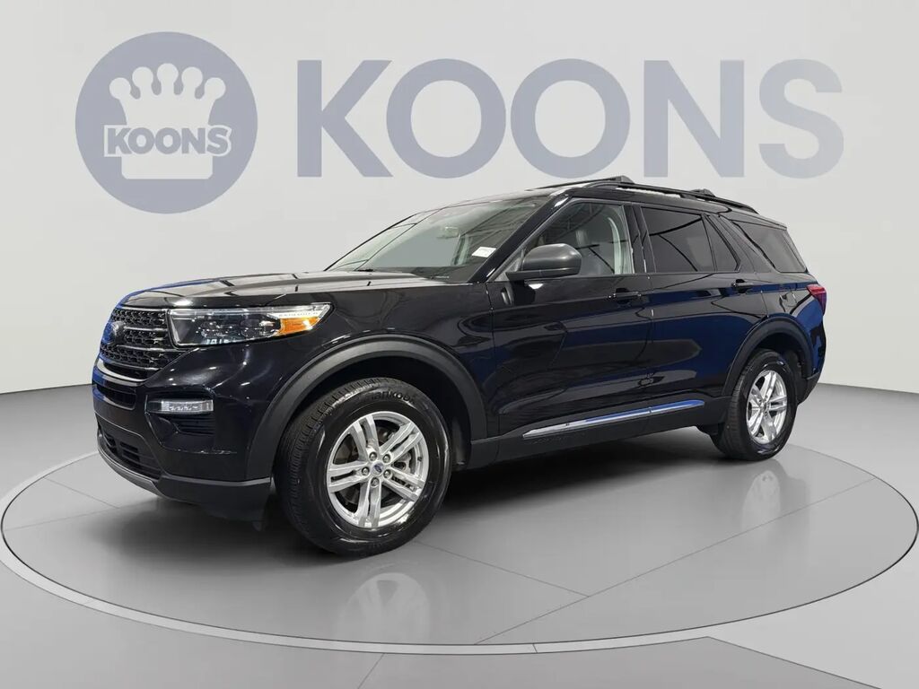 2023 Ford Explorer XLT — photo 1 of 13