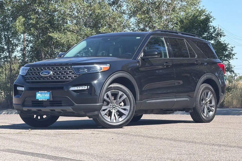 2023 Ford Explorer XLT — photo 1 of 26